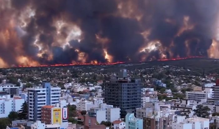 Incêndios florestais causam destruição e cenas apocalípticas na província argentina de Córdoba