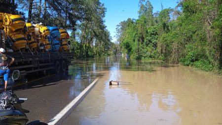 BR-470 é afetada por inundações do rio Itajaí-Açu: rodovia está interditada em 3 trechos