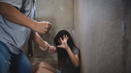 Mulher denuncia ex-companheiro após ter casa invadida e ser agredida em Benedito Novo