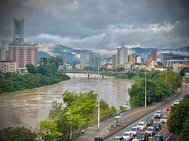ALERTA: Defesa Civil informa que nível do rio Itajaí-Açu pode chegar a 8,2 metros neste domingo em Blumenau