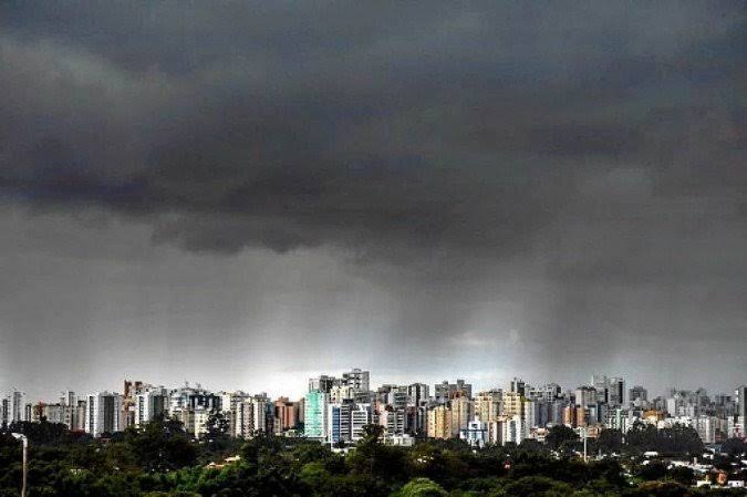 Semana de instabilidade meteorológica: chuvas e temporais assolam SC