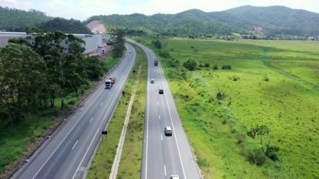 DNIT interdita trecho de rodovia em Navegantes devido ao aumento do nível da água