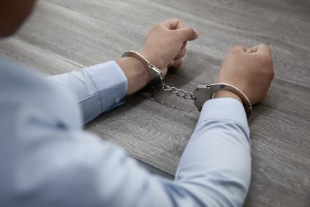 Médico estrangeiro condenado por abuso sexual deve pagar indenização de R$ 50 Mil para cada vítima