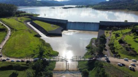 Defesa Civil de SC fecha comportas da barragem oeste em Taió para prevenir inundações