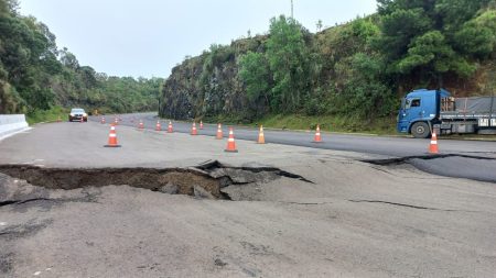 Caos nas rodovias catarinenses: DNIT registra mais de 100 ocorrências em 4 dias de fortes chuvas