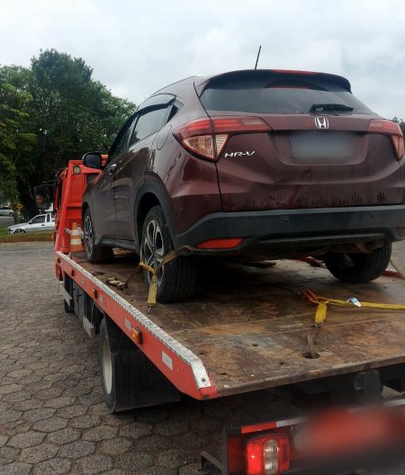 Carro furtado em Palhoça é recuperado pela PM após abordagem em Alto Benedito