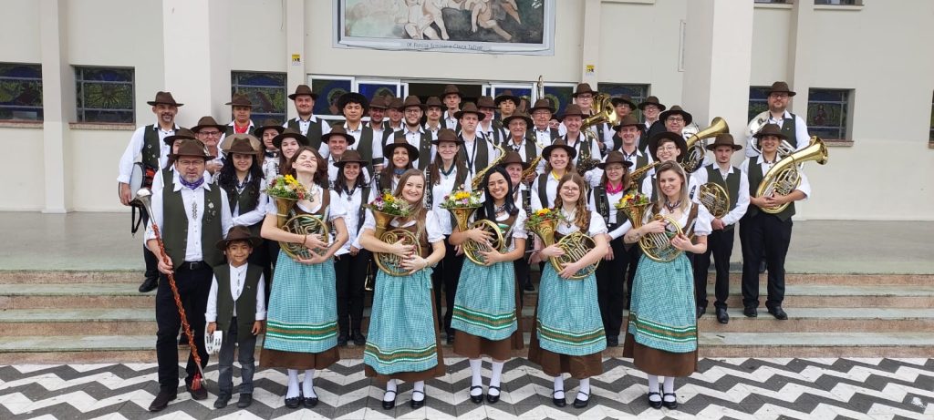 Banda Municipal Professor João Müller expõe no Espaço Cultural da Câmara de Timbó