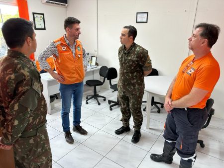 Exército chega a Rio do Sul para apoiar operações de resgate e assistência