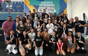 Equipe de Jiu-Jitsu da FME Indaial conquista 41 medalhas no Circuito Catarinense Mormaii