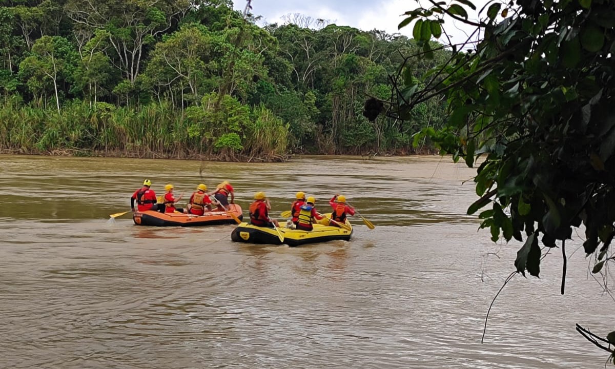 Pai e filho que desapareceram após embarcação virar no Rio Itajaí-Açu em Indaial são identificados