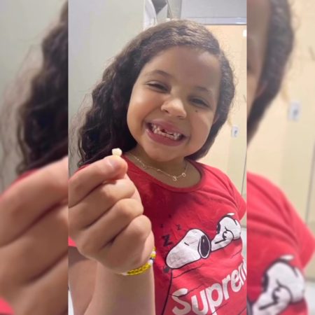 Viralizou: mãe usa parafusadeira para arrancar dente da filha