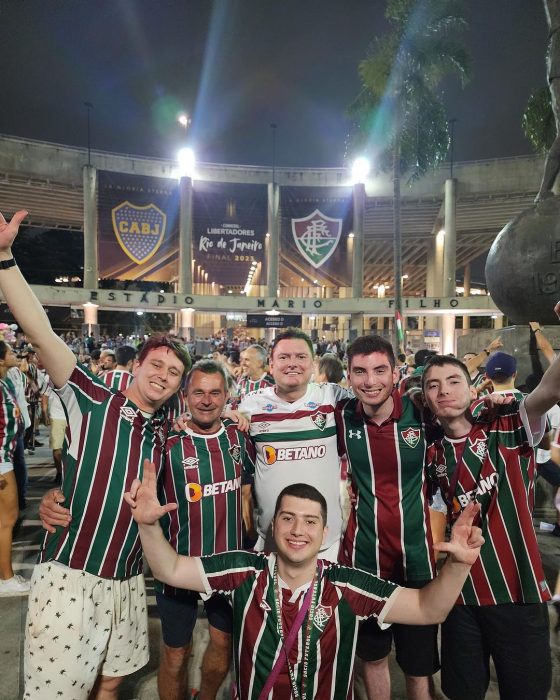 Família de Timbó realiza sonho de assistir ao Fluminense no Maracanã e viraliza