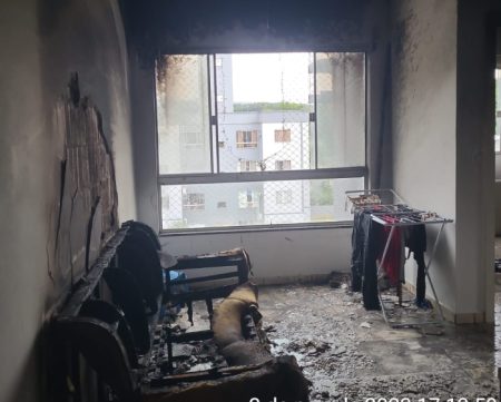 Mulher sofre intoxicação após incêndio em apartamento de Timbó