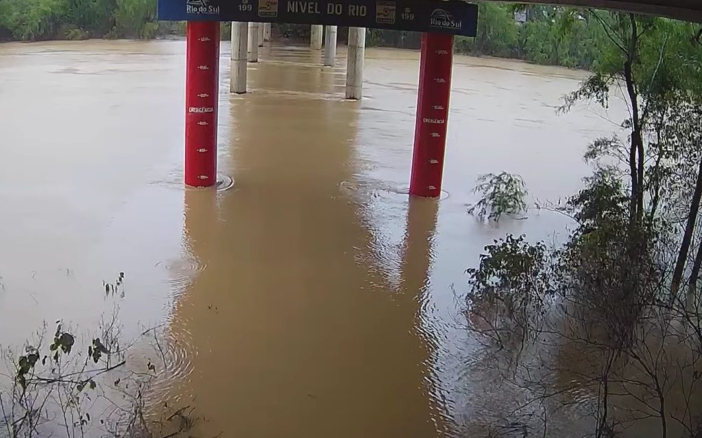 Rio do Sul sofre com nova enchente e amplia cota de inundação para 9 metros