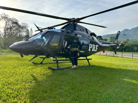 Helicóptero da PRF realiza resgates e ações humanitárias no Alto Vale do Itajaí