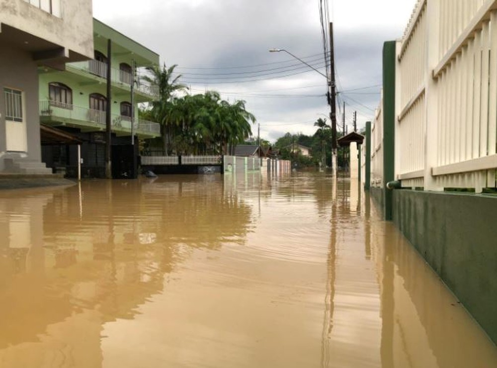 Situação crítica em Rio do Sul: abrigos abertos acolhem mais de 1.700 pessoas após inundações