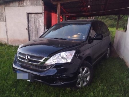Veículo furtado em São Paulo é encontrado escondido em Indaial