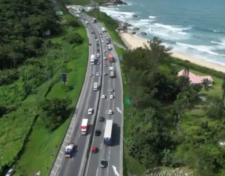 Novidade no tráfego: BR-101 terá acostamento como faixa extra em Itapema