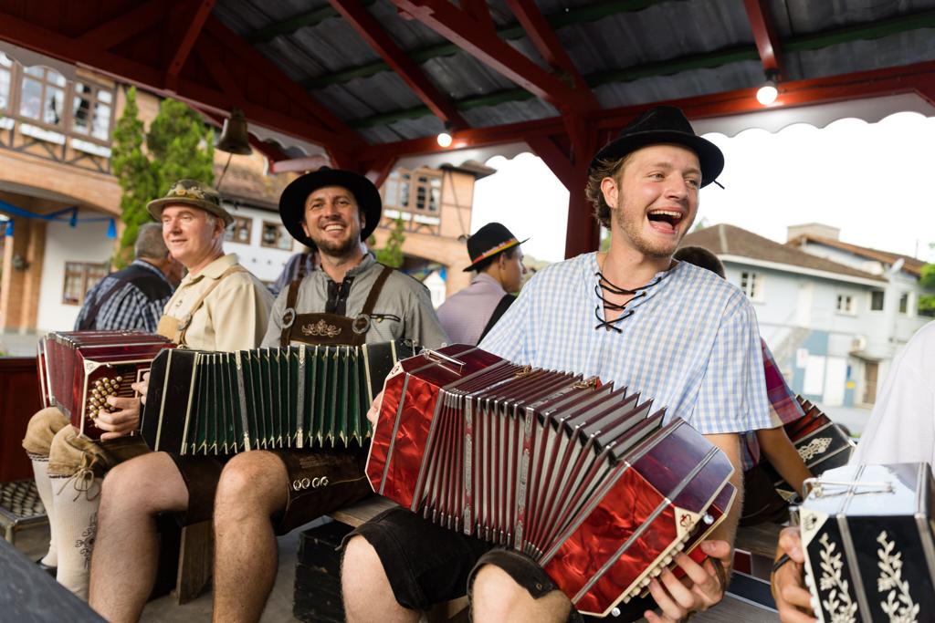 Pomerode dá início à 39ª Festa Pomerana celebrando tradições alemãs e marcos históricos