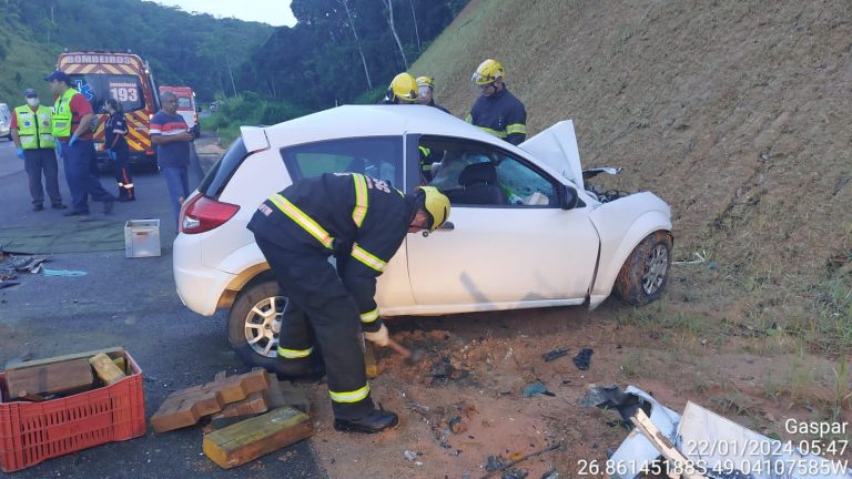 Colisão na BR-470, em Blumenau, termina com condutor de 37 anos morto 