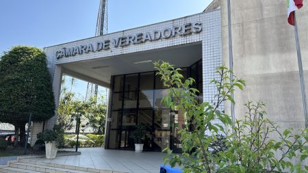 Juíza manda prefeitura de Indaial voltar a pagar salário de presidente de sindicato