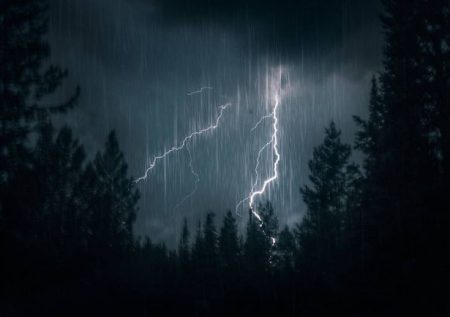 Defesa Civil prevê tempestades e chuvas fortes para quinta-feira