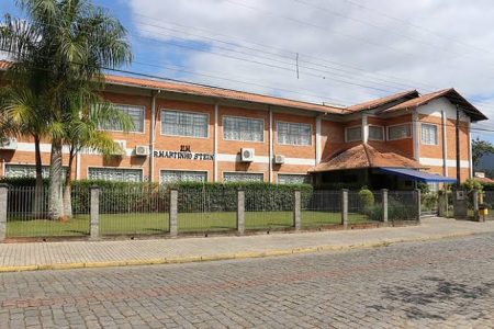 Defesa Civil de Timbó, promove capacitação em parceria com Bombeiros para segurança em escolas municipais