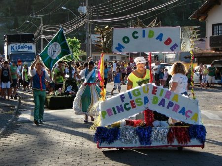 Data do desfile de carnaval de escola de samba em Blumenau é definida