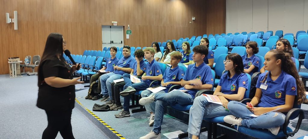 Vereadores jovens de Timbó concluem participação no Programa Missão Teen