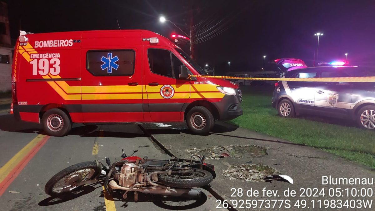 2 motociclistas morrem em Blumenau após colidirem frontalmente 