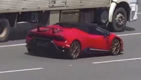 Lamborghini é detida após ignorar pedágio em alta velocidade
