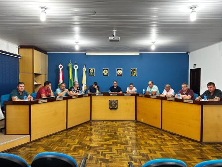 Câmara de Vereadores de Apiúna debate valorização dos servidores e investimentos municipais