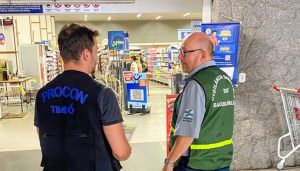Vigilância Sanitária e Procon Timbó unem esforços em fiscalização de supermercados