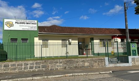 Em Timbó, 5 mil alunos voltam às aulas dia 15; Polidoro Santiago, escola mais antiga da cidade, é municipalizada