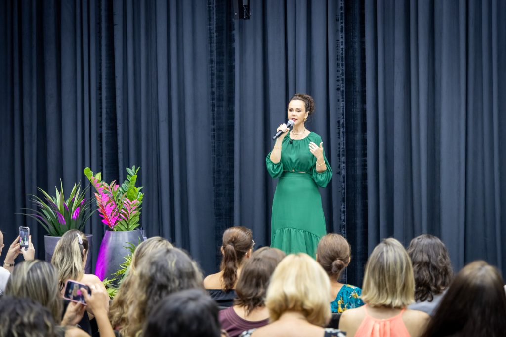 Sicredi Vale Litoral promove evento dedicado à saúde mental e bem-estar das mulheres