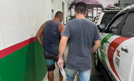 Policiais prendem em Blumenau foragido da justiça por homicídio na Paraíba 