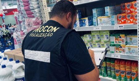 Procon fiscaliza preços de repelentes em Indaial para combater aumento abusivo