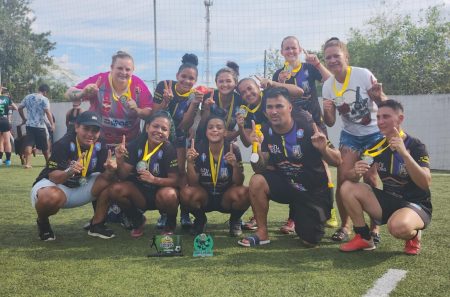 Equipe feminina de Timbó conquista mais um título de forma invicta na Arena Society