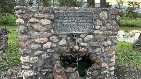 Há 40 anos, bica de Timbó tem água potável de graça, histórias e polêmicas