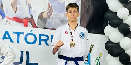 Atleta de Timbó conquista 2° lugar no Campeonato Estadual de Karatê garante vaga na Seleção Catarinense