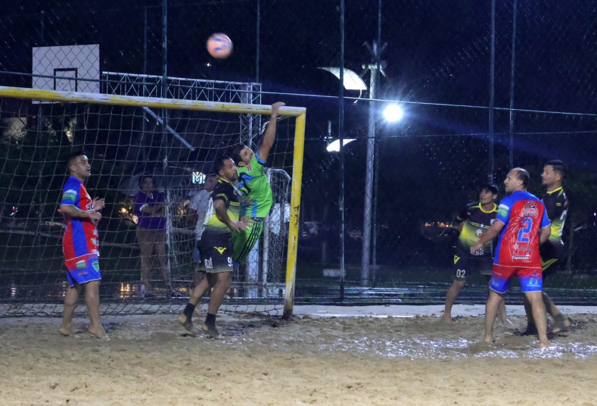 Campeonato Municipal de Futebol de Areia iniciou terça em Timbó