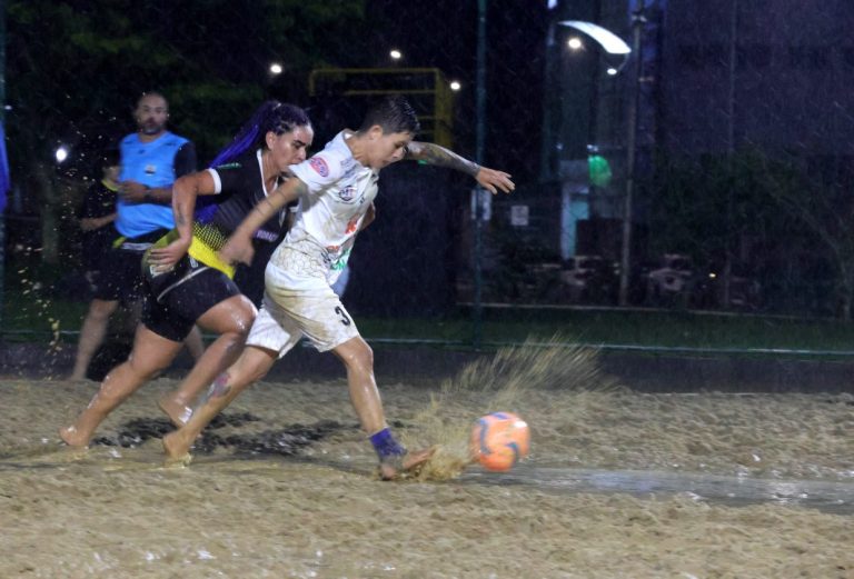 Campeonato Municipal de Futebol de Areia iniciou terça em Timbó