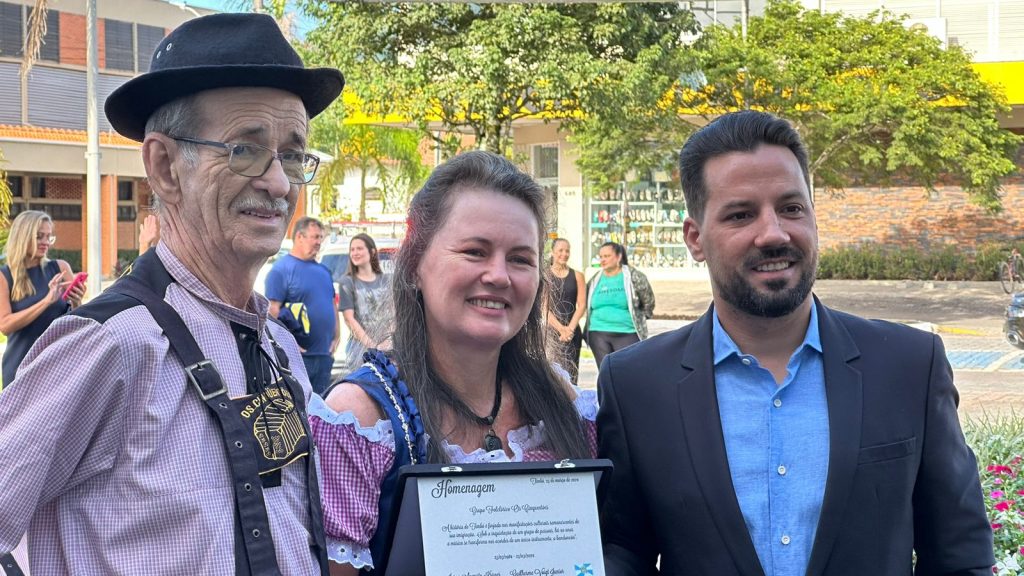 Música, homenagens e discursos marcam a comemoração dos 90 anos de emancipação política de Timbó