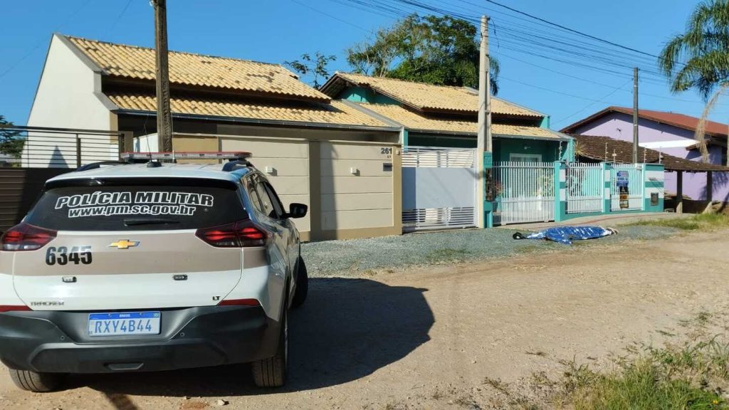 Em Barra Velha, 3 homens são encontrados mortos a tiros 