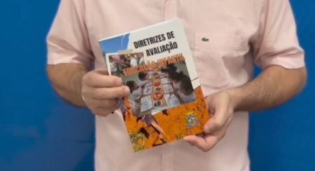 Timbó lança livro inovador sobre diretrizes de avaliação na Educação Infantil