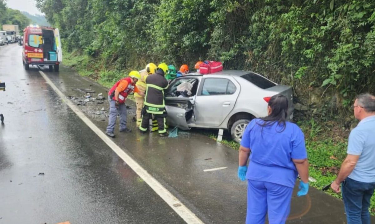 Grave acidente na BR-470 deixa uma pessoa morta e outras feridas em Ibirama