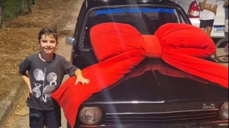 Catarinense de 9 anos se emociona após realizar sonho ganhando Chevette