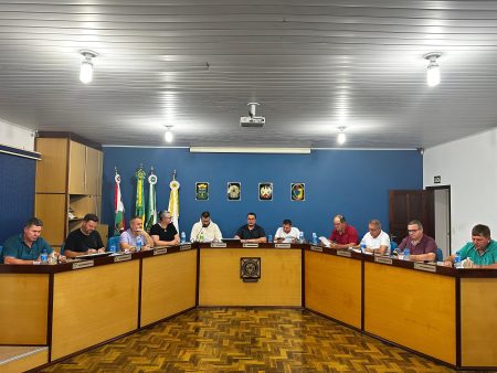 Câmara Municipal de Apiúna delibera sobre ponto de ônibus e isenção de IPTU
