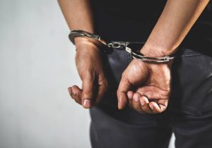 Homem de 58 anos é preso após realizar ato obsceno na frente de jovens em Agronômica 