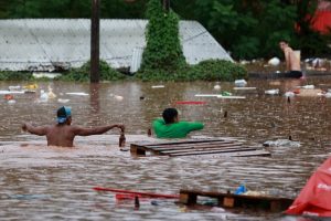 Sobe para 161 número de mortos devido às fortes chuvas no RS